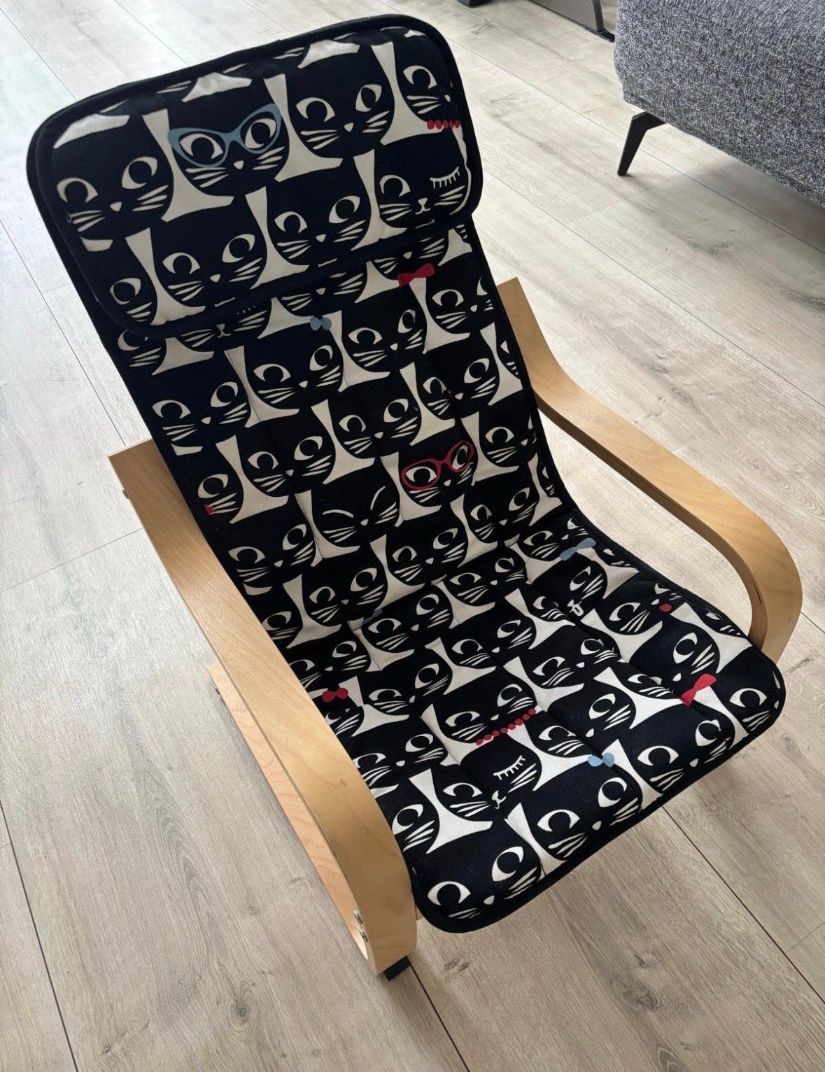 IKEA Poäng Schommelstoel kinderen met kattenprint kussen, Ophalen, Zwart, Zo goed als nieuw, Eén