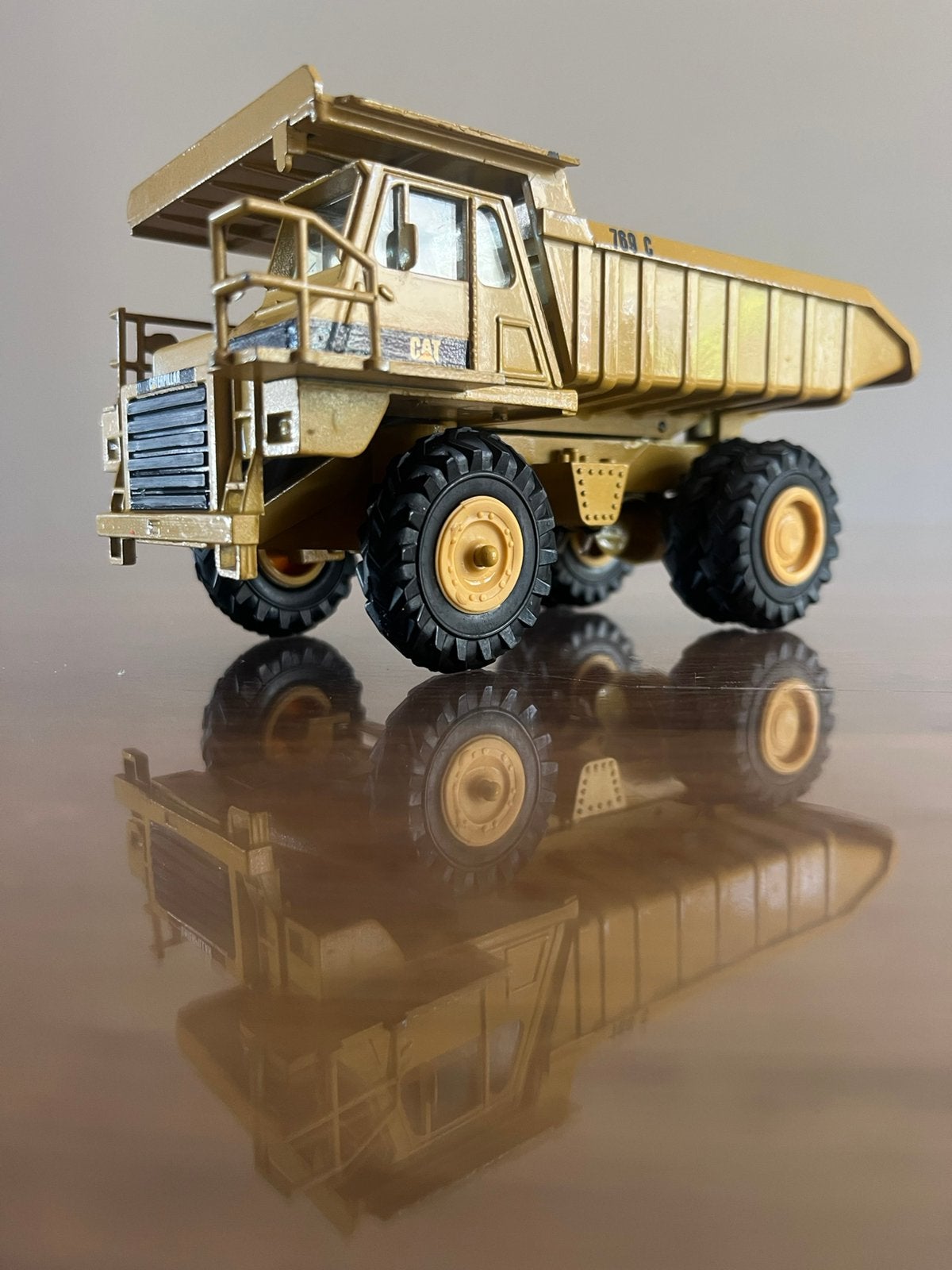 Caterpillar 769 C mining dumper NZG 222, Ophalen of Verzenden, Zo goed als nieuw, Hijskraan, Tractor of Landbouw, NZG