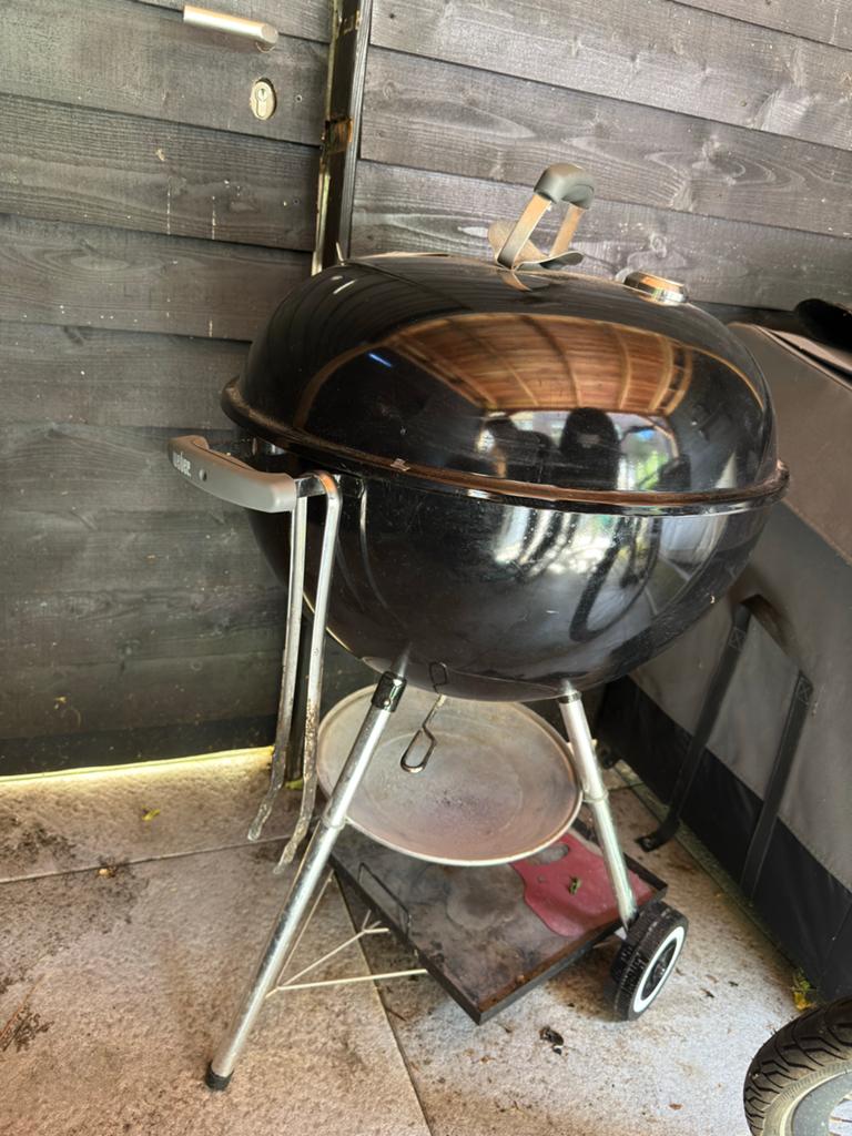 Weber Original Kettle 57cm met hoes - Zo goed als nieuw, Tuin en Terras, Ophalen, Zo goed als nieuw