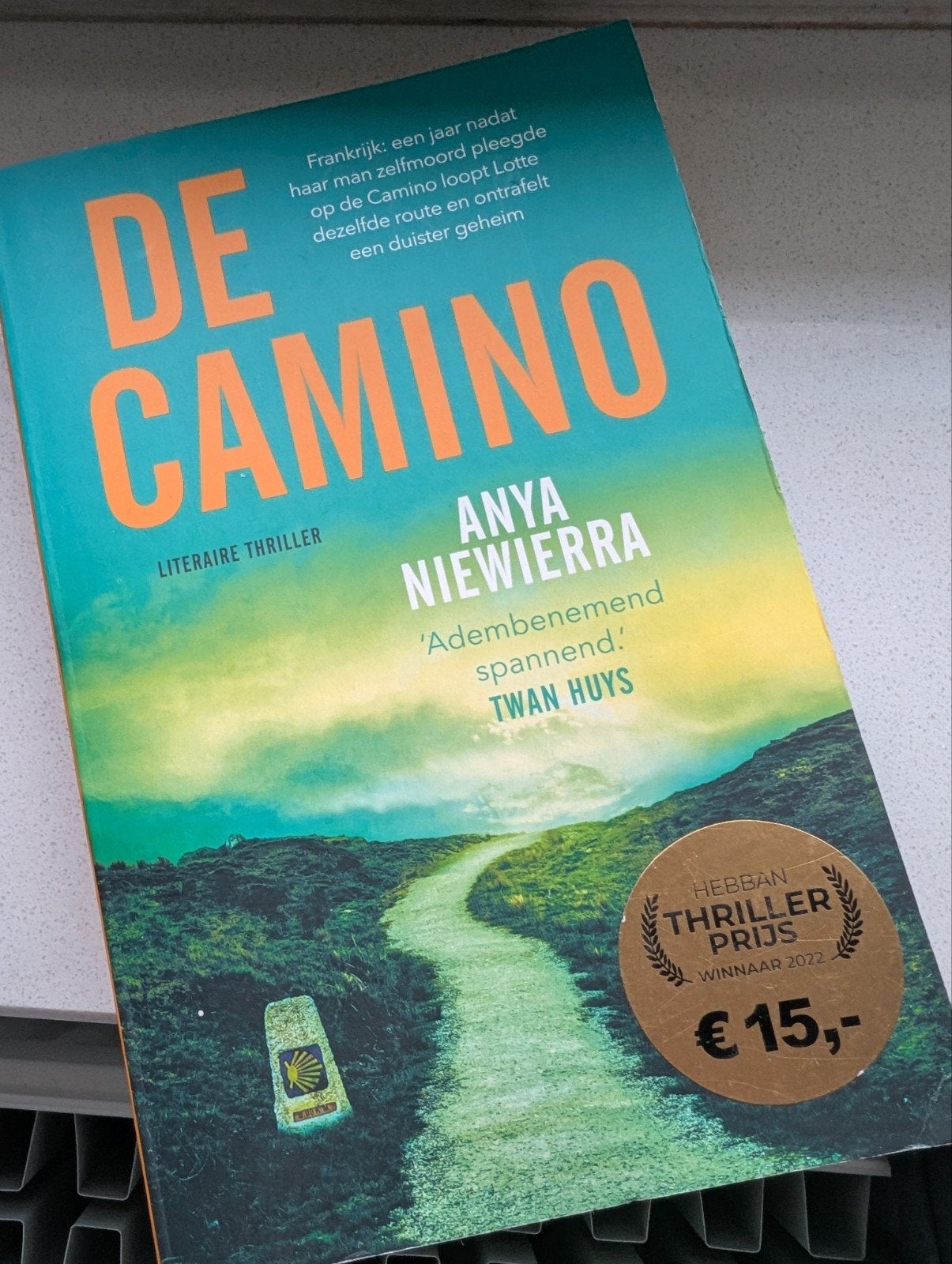 De Camino Anya Niewierra, paperback, Boeken, Thrillers, Ophalen, Zo goed als nieuw