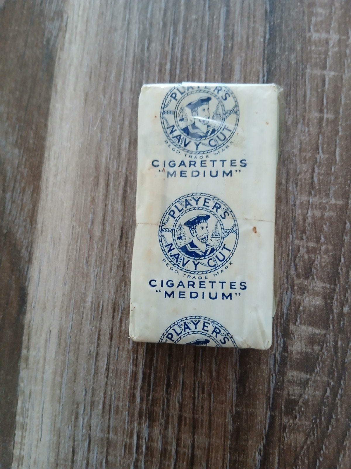 Vol en verzegeld pakje players cigarettes medium, Verzamelen, Ophalen of Verzenden, Tabaksdoos of Verpakking