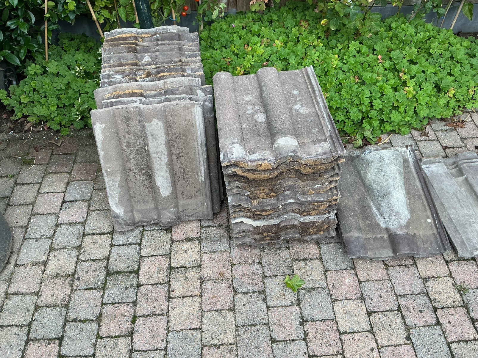 Betonnen sneldekpannen, Ophalen, Gebruikt, Steen of Klei, 15 m² of meer