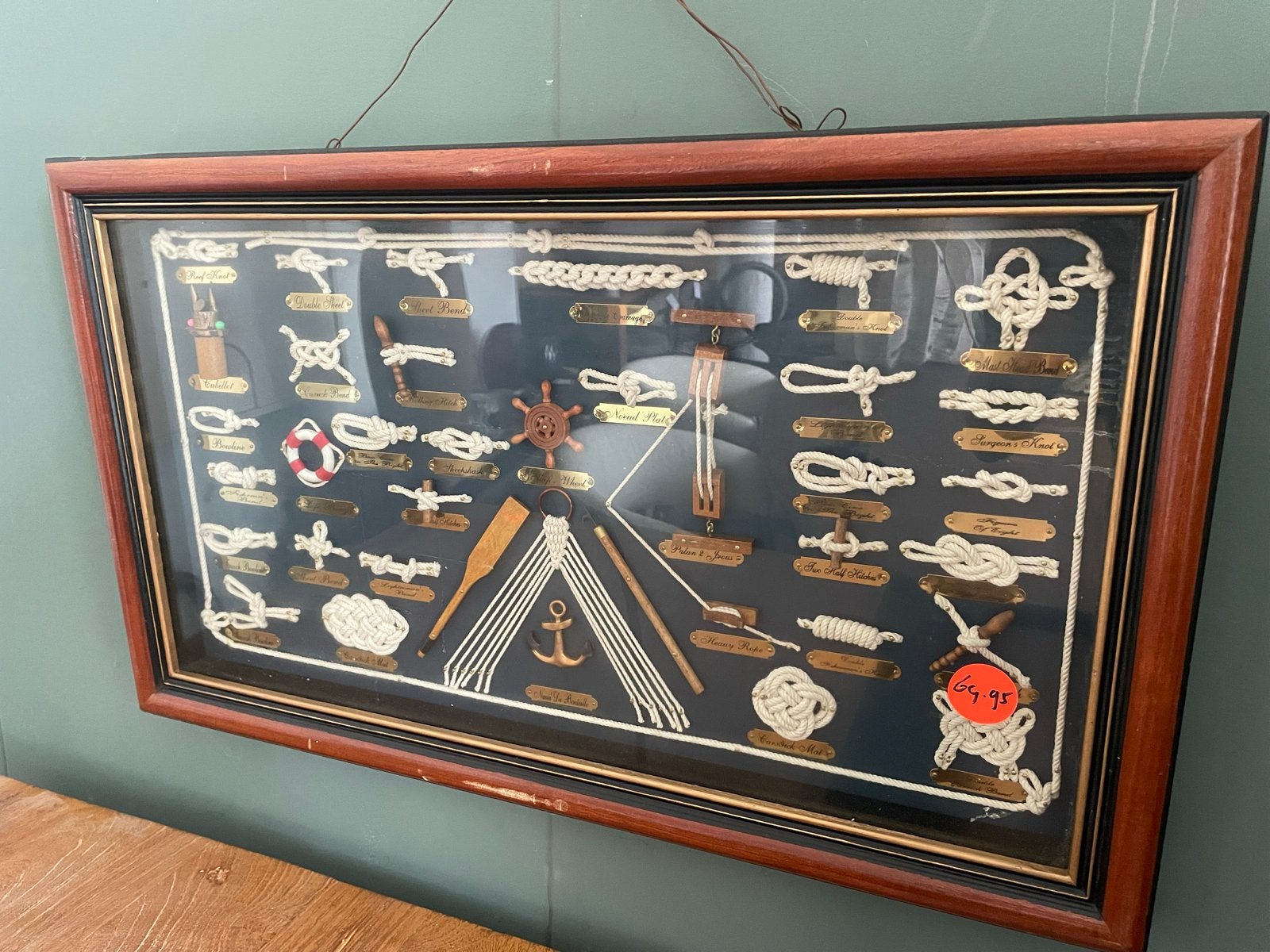 Ingelijste Maritieme Knopenverzameling, Ophalen