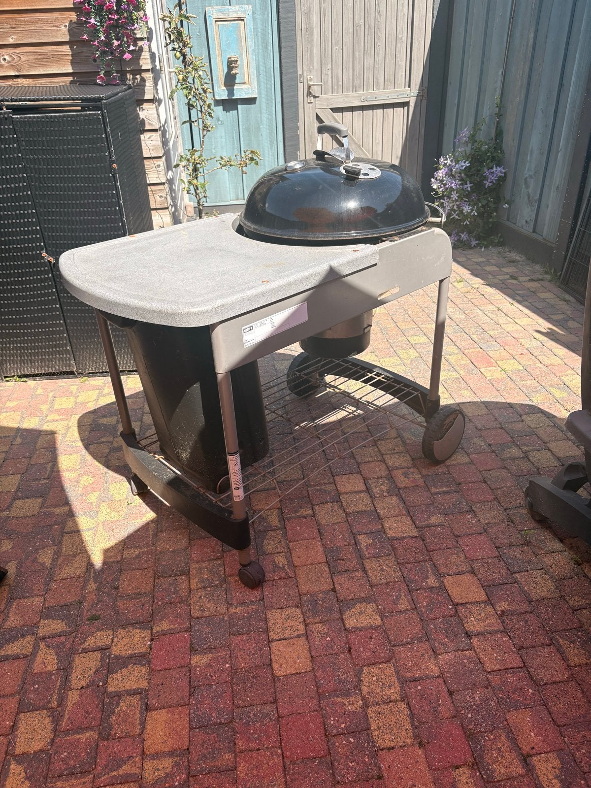 Weber Touch-N-Go BBQ met werkblad en wielen, Ophalen, Gebruikt