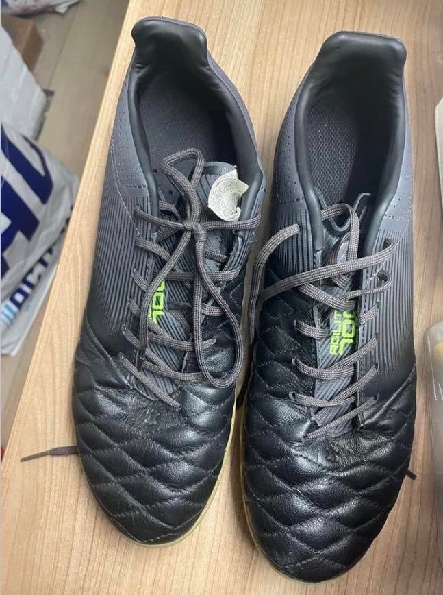 Zaalschoenen maat 41/42 - Comfortabel en gripvast, Ophalen, Gebruikt, Schoenen