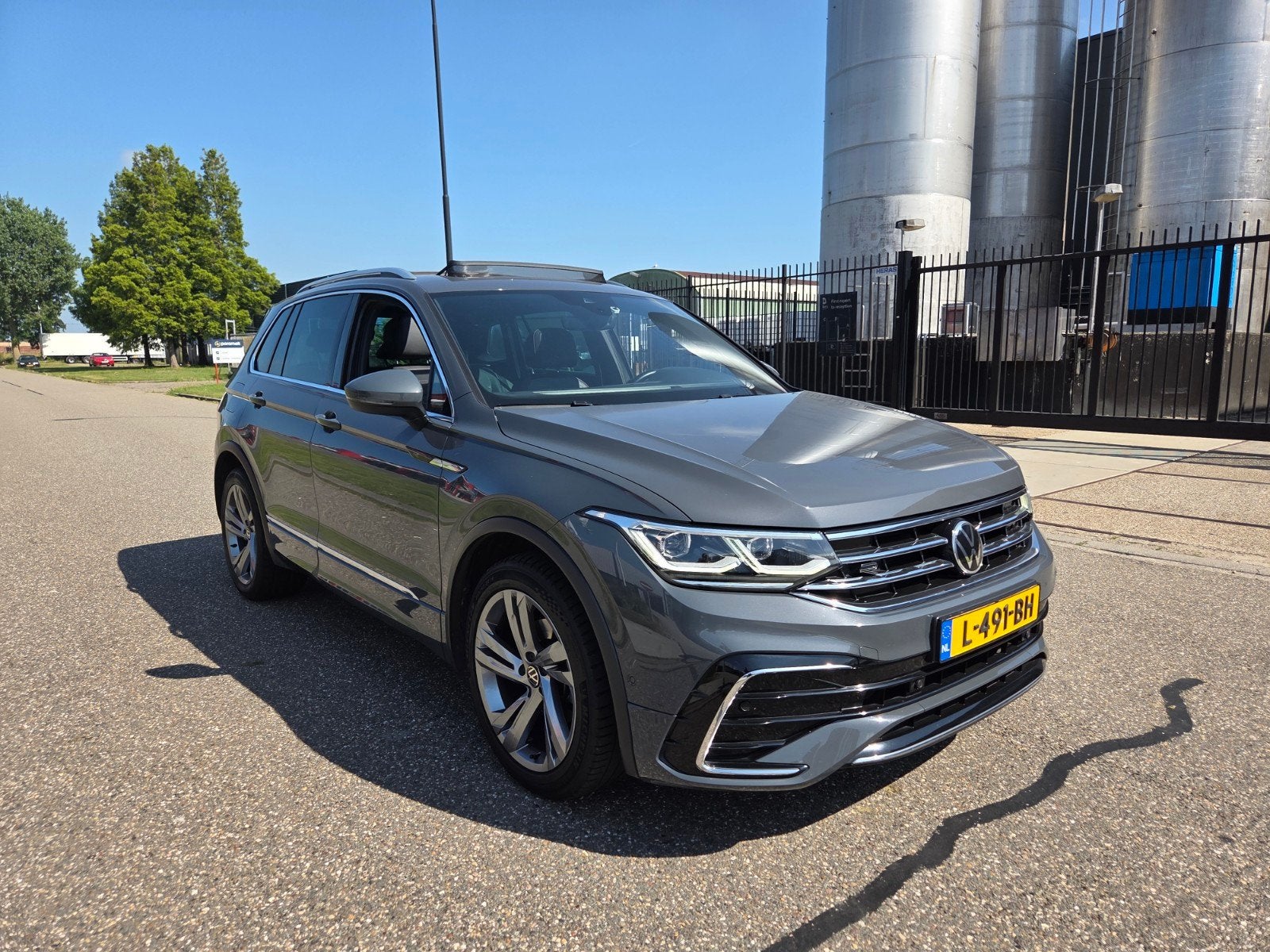 Volkswagen Tiguan 1.5 TSI DSG 3x R-Line Pano IQ Keyless Trek, Auto's, Volkswagen, Particulier, Tiguan, ABS, Achteruitrijcamera