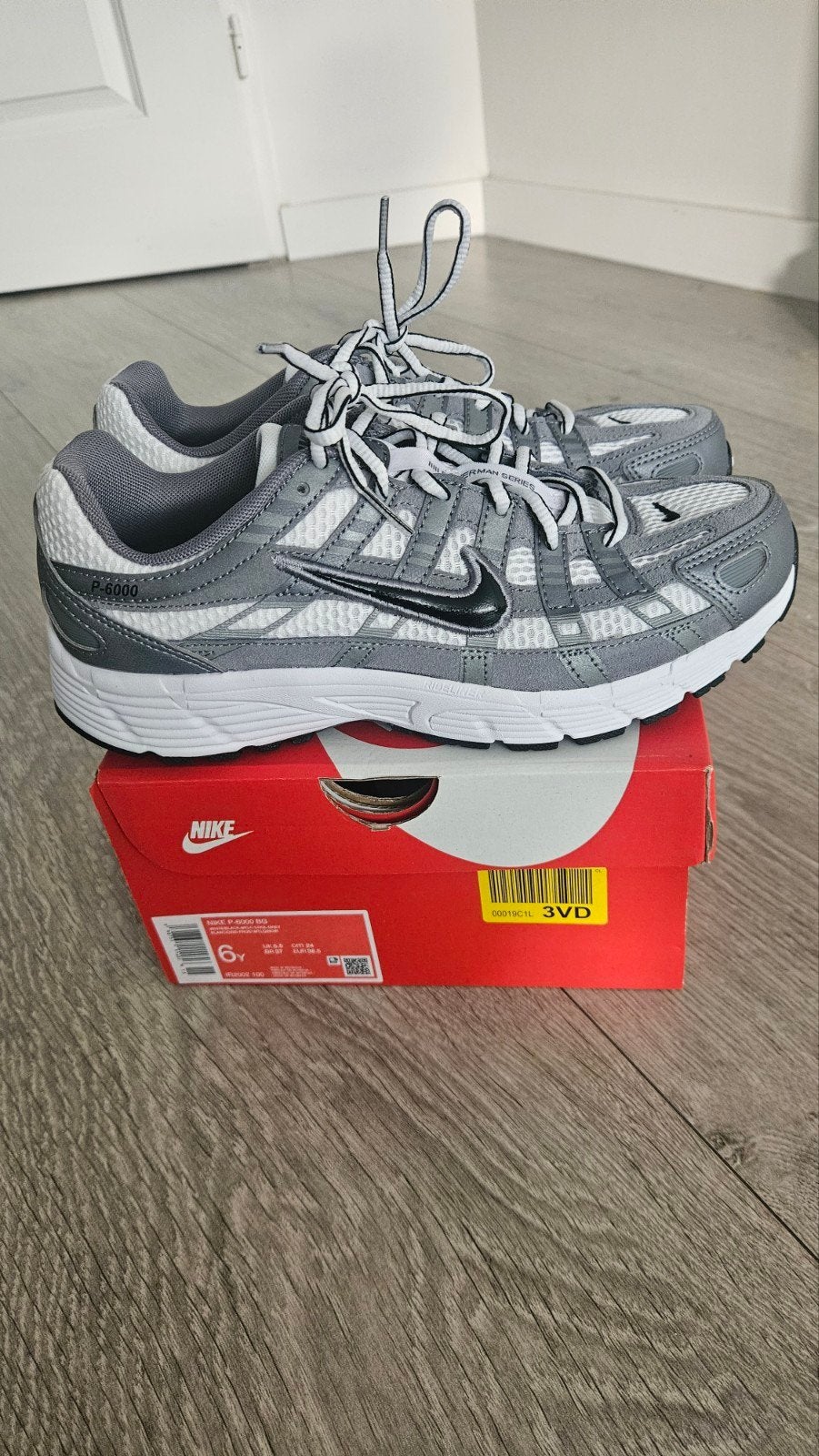 Nike sneakers p6000, Kleding | Heren, Schoenen, Ophalen of Verzenden, Zo goed als nieuw