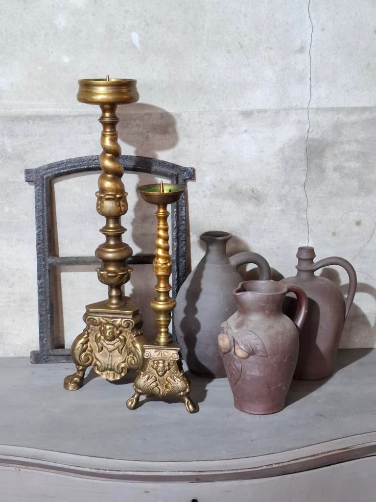 Oude antieke kerkkandelaar kruik franse oliekruik stalraam, Ophalen of Verzenden, Koper of Brons