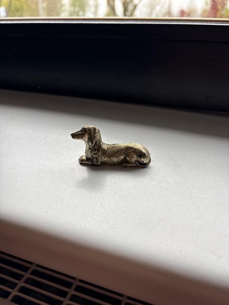 Miniatuur Teckel Beeldje - Decoratief Hondenfiguur, Ophalen of Verzenden, Zo goed als nieuw, Hond of Kat, Beeldje of Figuurtje