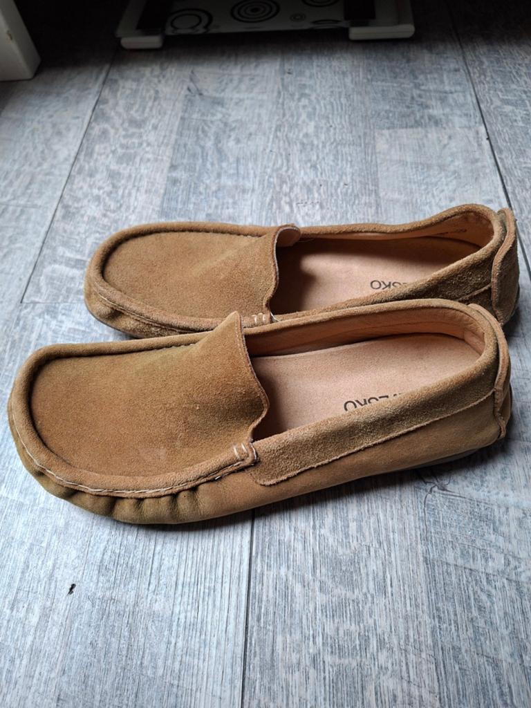 Helvesko instappers - Maat 43, Kleding | Dames, Schoenen, Bruin, Helvesko, Instappers, Ophalen of Verzenden