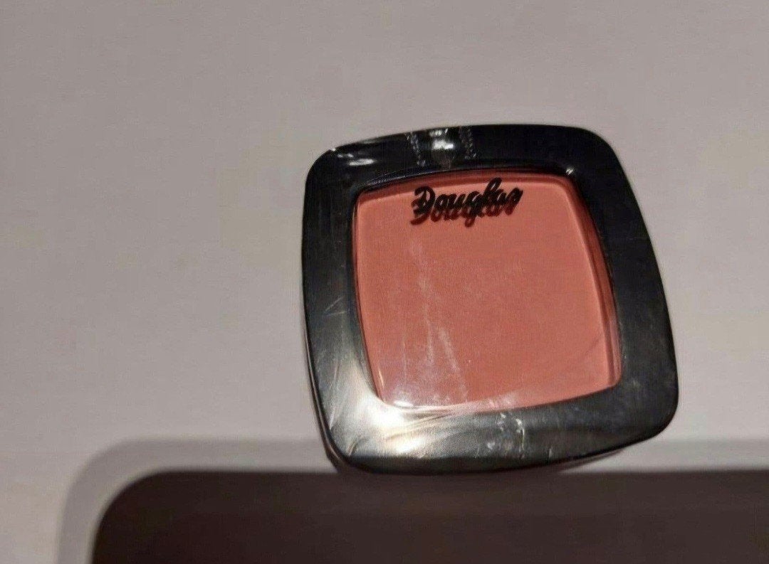 Nieuwe Douglas blush (advr 58), Wangen, Nieuw, Ophalen of Verzenden, Make-up