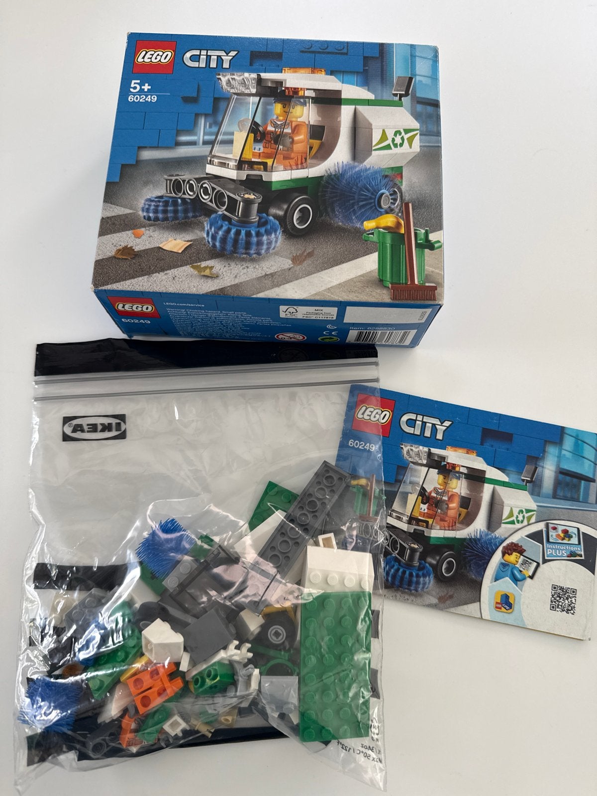 LEGO City 60249 Veegwagen met Minifiguur en Instructies, Lego, Ophalen of Verzenden, Compleet, Complete set