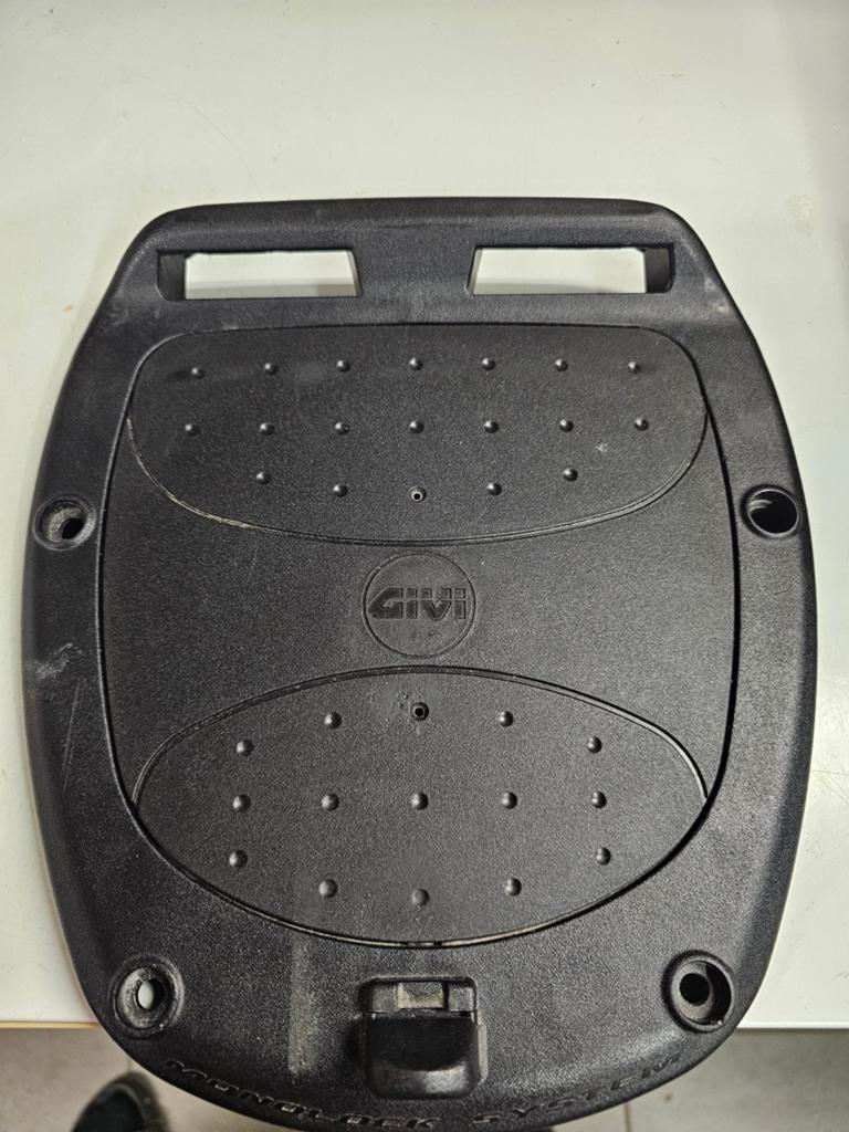 Givi Monolock Topkoffer Plaat, Motoren, Ophalen of Verzenden