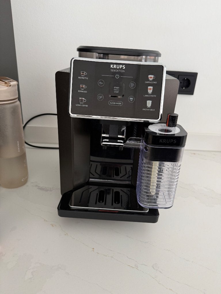 Krups Sensation Milk M50 EA9129, Afneembaar waterreservoir, Koffiemachine, Zo goed als nieuw, 1 kopje