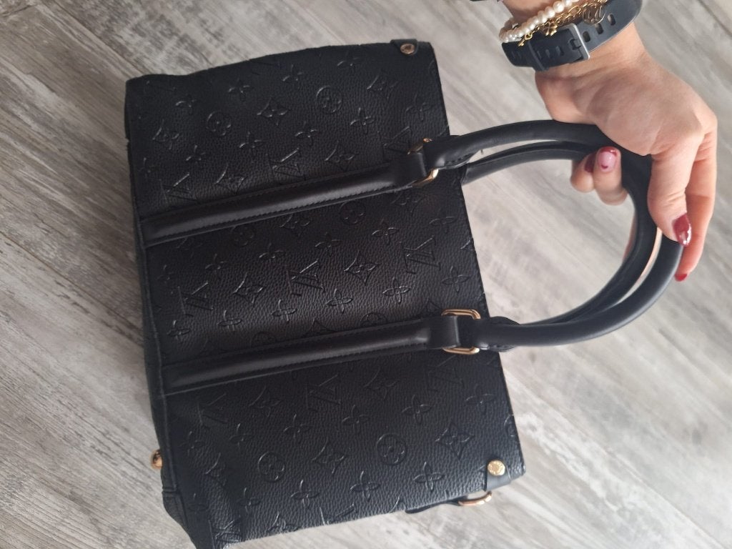 Zwarte Monogram Tas met Gouden Details, Sieraden, Tassen en Uiterlijk, Ophalen of Verzenden, Zo goed als nieuw, Zwart, Schoudertasje