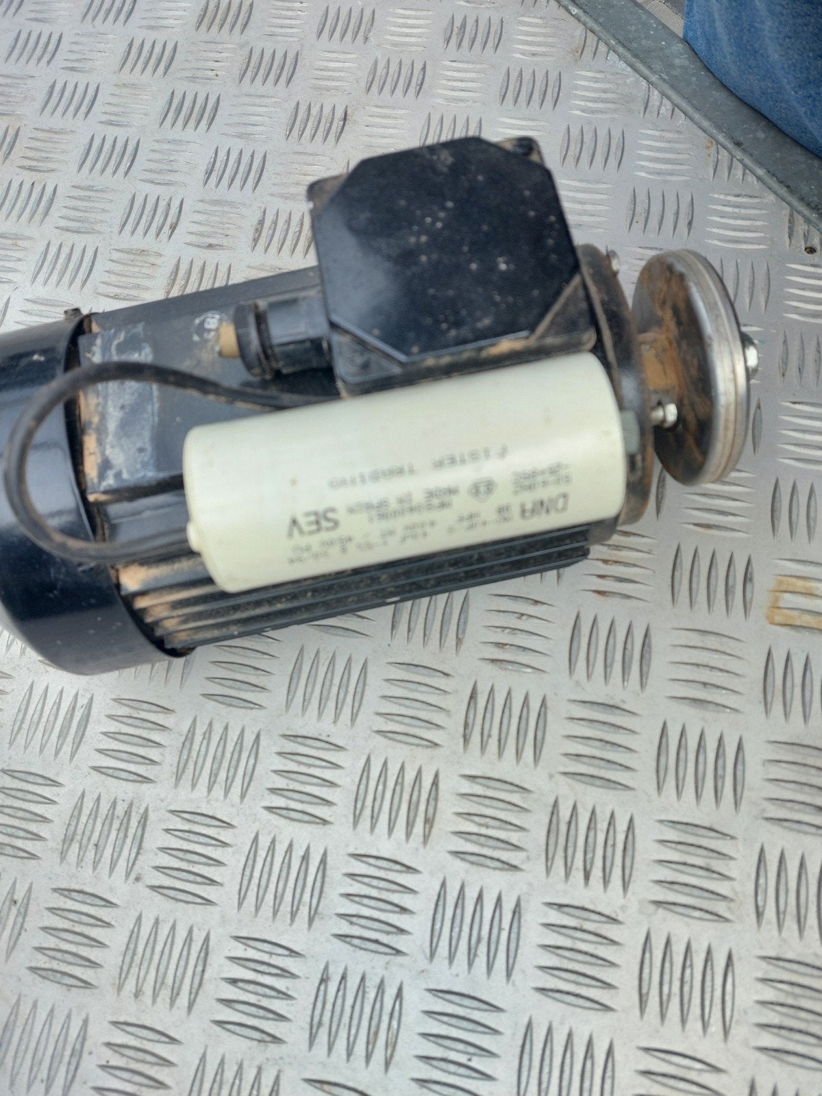Motor voor zaagmachine 220 volt, asgat 30 mm, Doe-het-zelf en Verbouw, Motoren, Ophalen, Elektromotor
