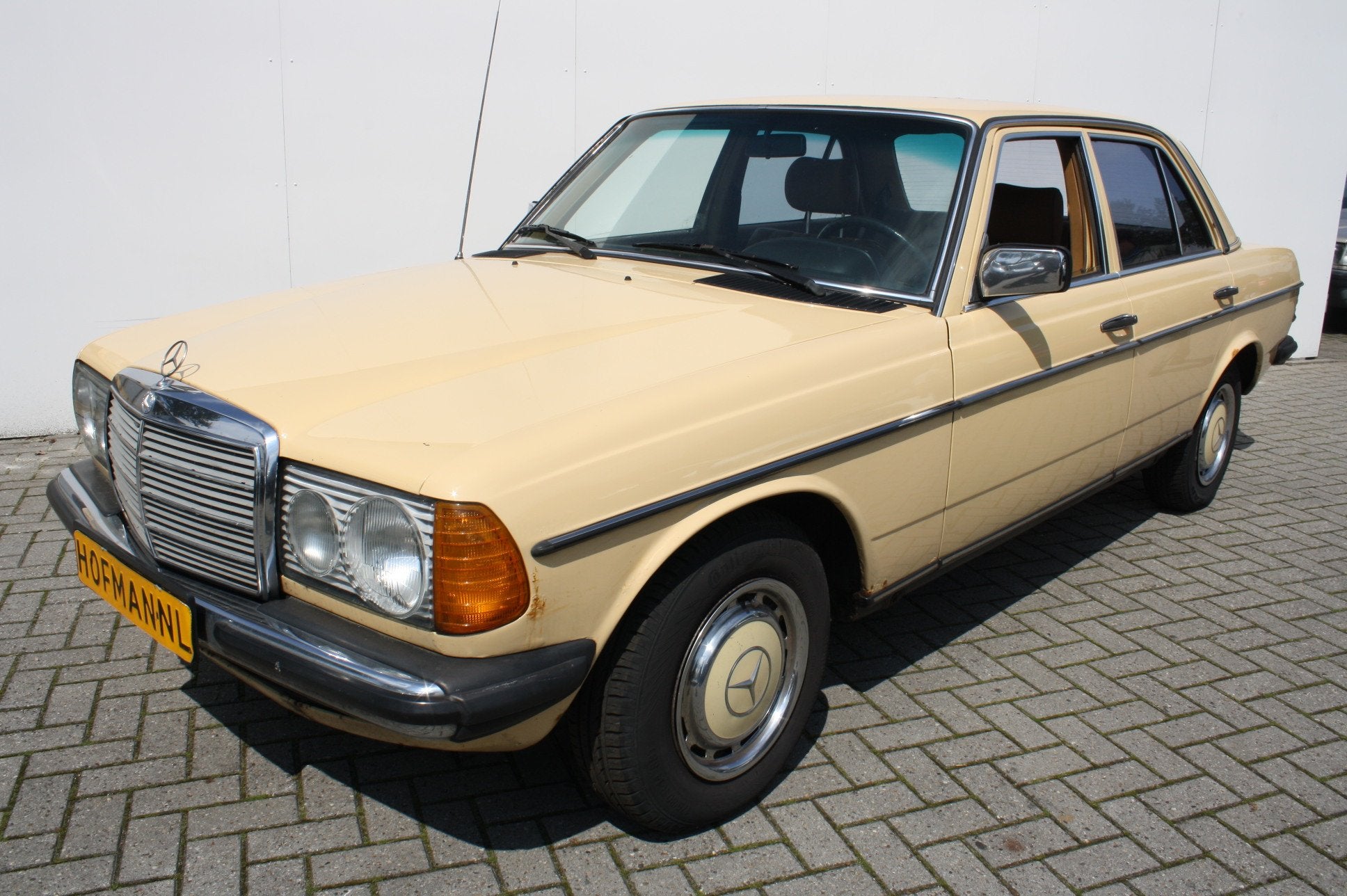 Mercedes-Benz 200-serie 200 D (bj 1981), Auto's, 1361 kg, Achterwielaandrijving, Gebruikt, 680 kg