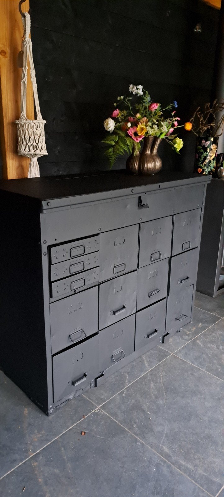 Unieke matzwarte legerkist ladenkast locker, Ophalen of Verzenden