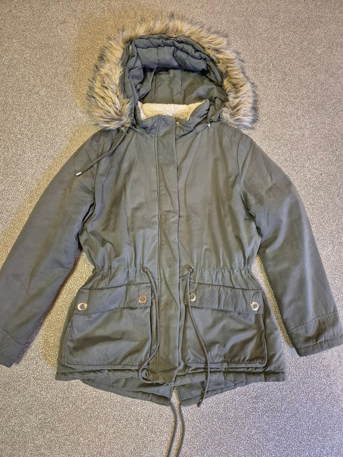The Sting Khaki Groene Dames Winterjas met Capuchon Maat M, Maat 38/40 (M), The Sting, Ophalen of Verzenden, Zo goed als nieuw