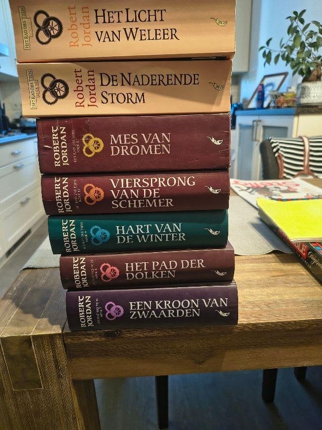 Robert Jordan Het Rad Des Tijds 5 delen, Boeken, Ophalen of Verzenden, Gelezen