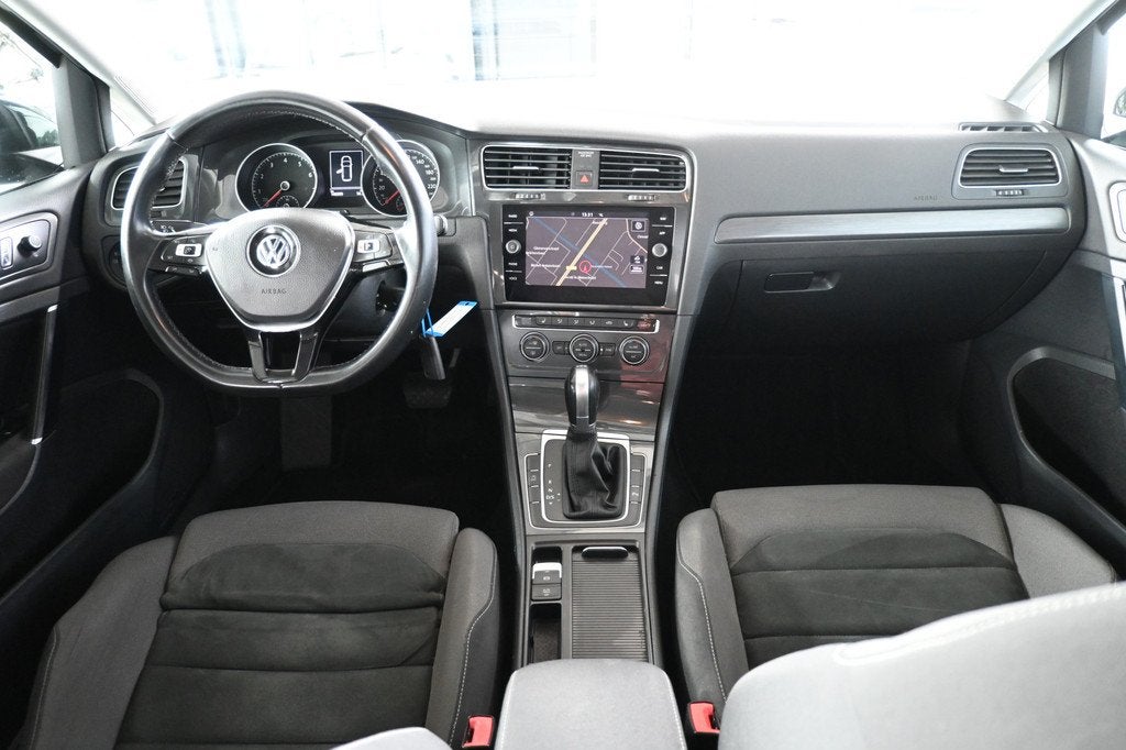 Volkswagen Golf Variant TSI Business Automaat Clima Navigati, Gebruikt, Met garantie (alle), Origineel Nederlands, 3 cilinders