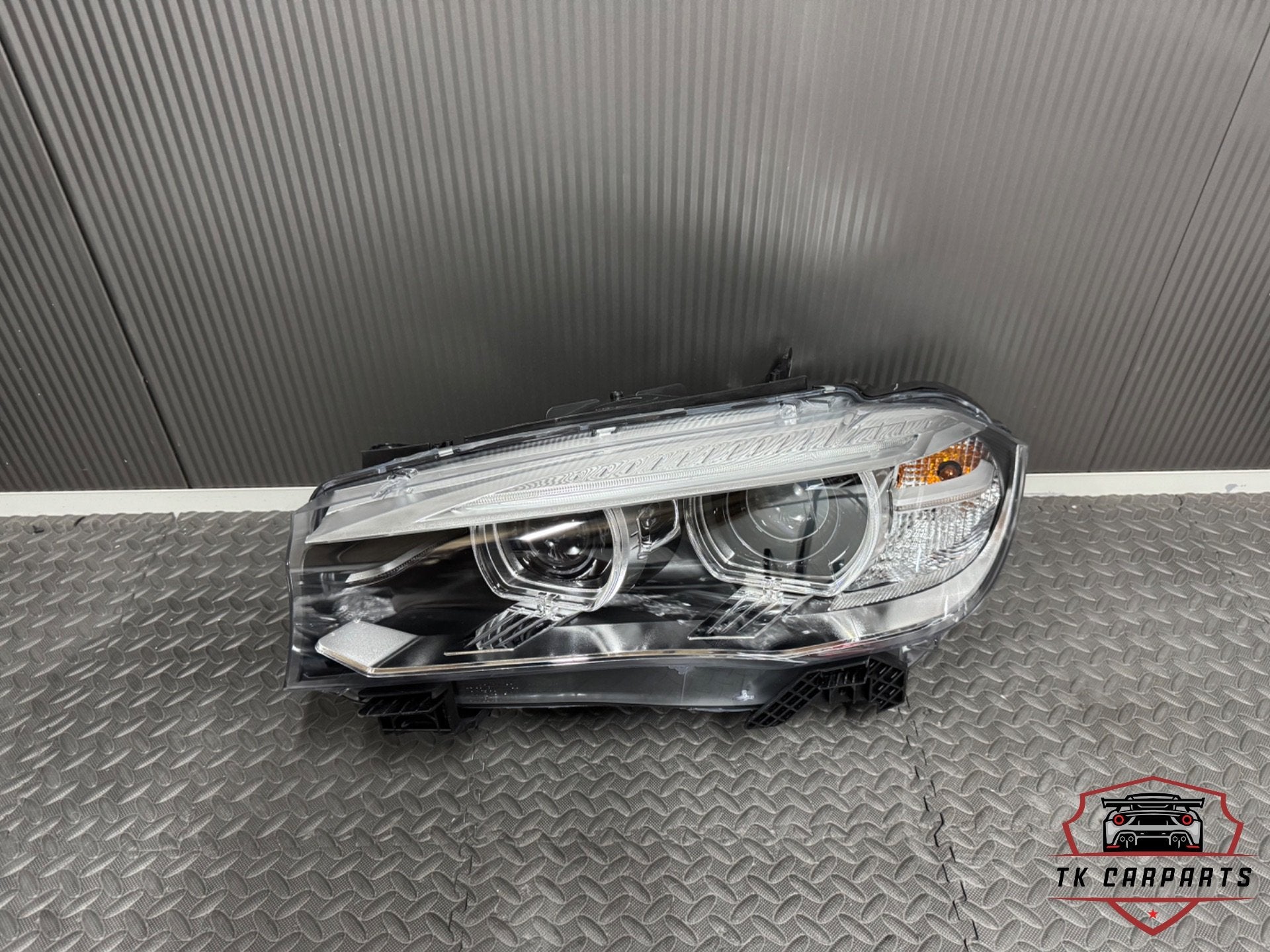Nieuw Bmw x5 f15 / x6 f16 bi-xenon koplamp links, Petuelring 130
80788  Munich, DE, Info@bmw.de, Nieuw, Ophalen of Verzenden