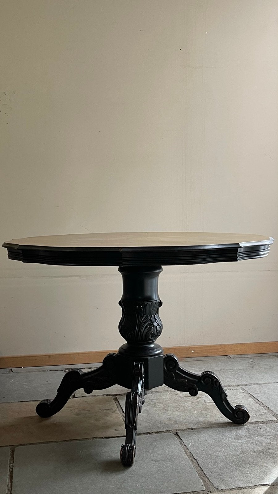 gothic zwarte Victoriaanse ronde tafel mahonie ø110 h77, Ophalen