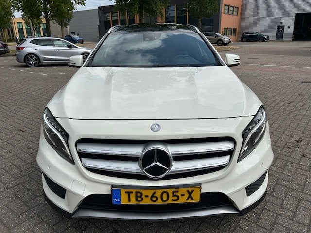 Mercedes-Benz GLA 200 AMG Prestige PANO STOELVW CAMERA TRHK, Auto's, Automaat, Gebruikt, Euro 6, 4 cilinders