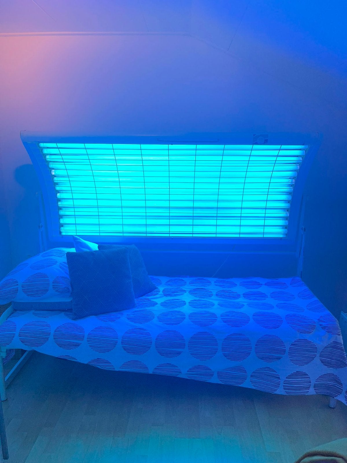 Riho Design Zonnehemel - Goed Werkend met Timer, Ophalen, Gebruikt, Zonnebank enkelzijdig, 15 lampen of meer