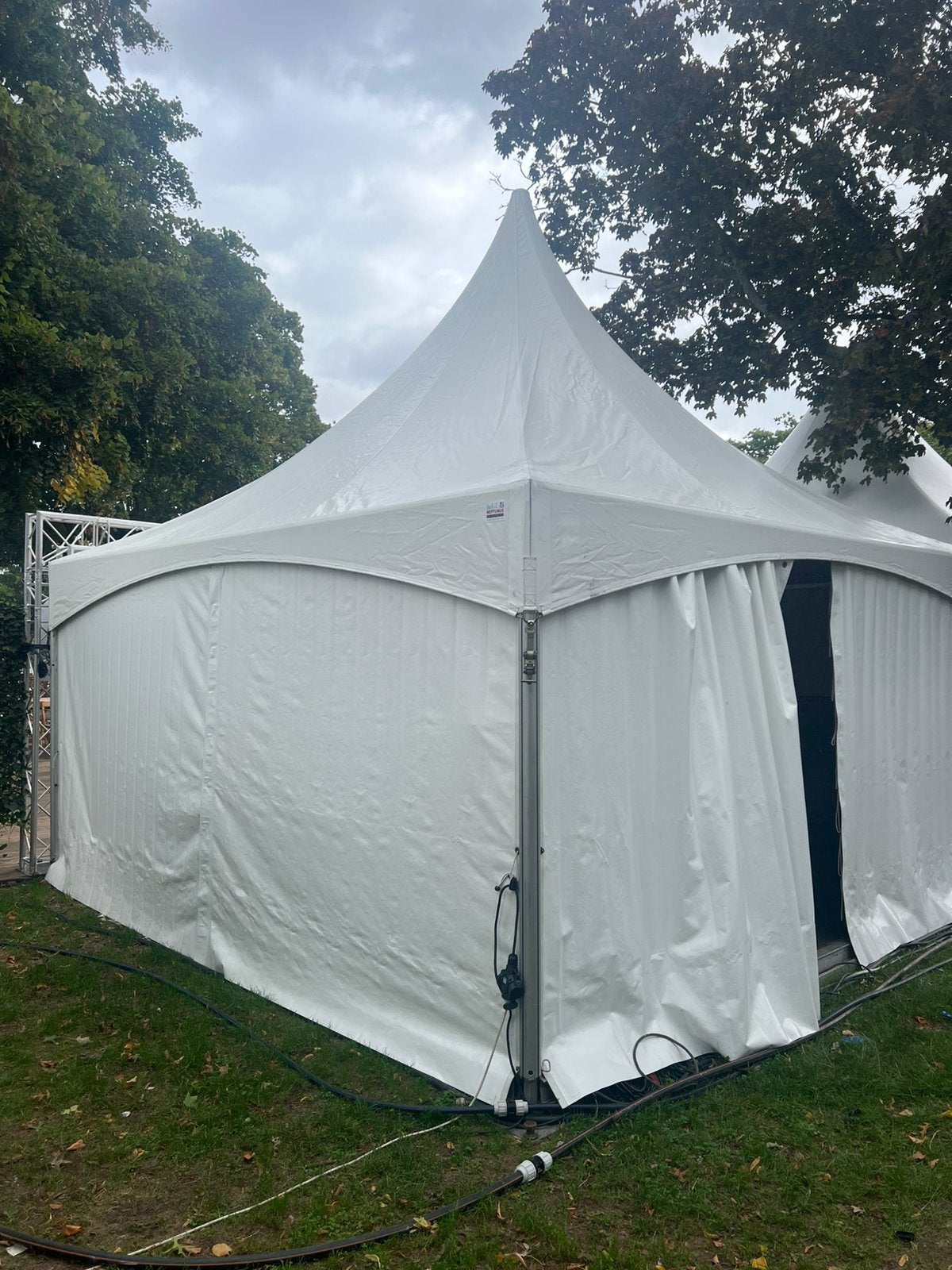 Pegado Tent 5 bij 5, Ophalen, Zo goed als nieuw, Minder dan 5 meter