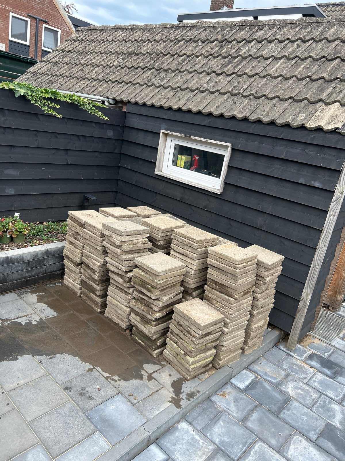 +- 300 stuks terrastegels 30x30x4 - Gratis af te halen!, Tuin en Terras, Ophalen, Gebruikt, 10 m² of meer, Beton