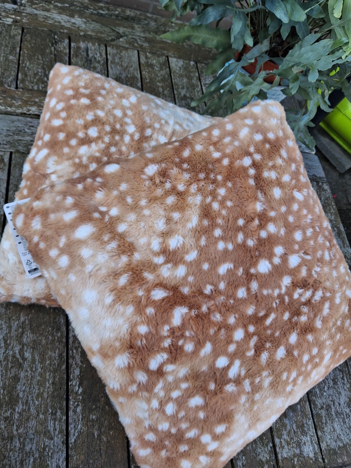 2 "Bambi" hertjes look kussens, Huis en Inrichting, Overige merken, Meerkleurig, Vierkant, Nieuw