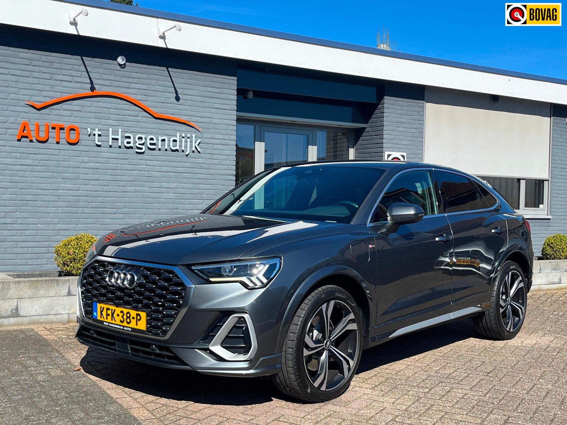 Audi Q3 Sportback 45 TFSI e 245PK S-line 1EIG 20" BTW-auto, Auto's, Audi, Dealer onderhouden, Gebruikt, Leder en Stof, Hybride Elektrisch/Benzine