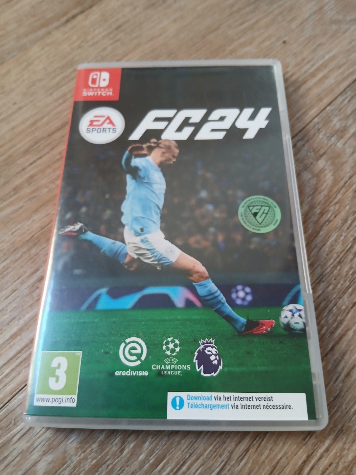 Fc 24 voor Nintendo switch, Spelcomputers en Games, Games | Nintendo Switch, Ophalen, Zo goed als nieuw, Sport, 3 spelers of meer
