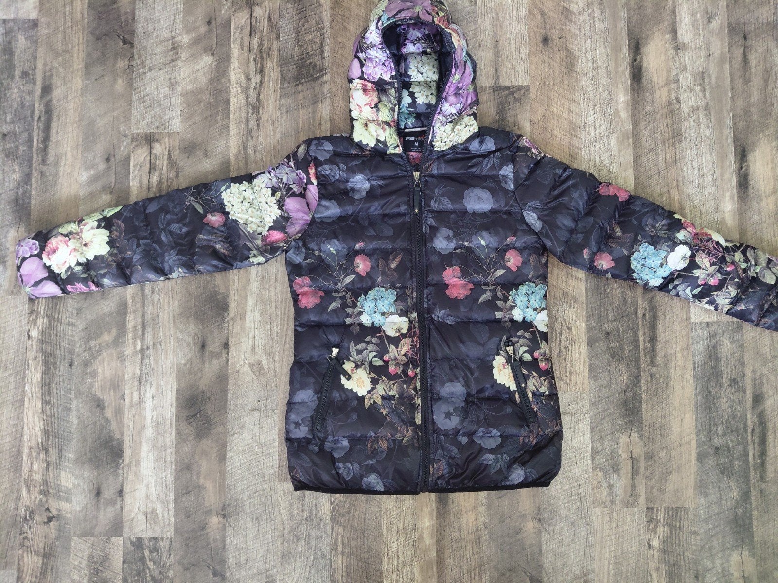 FB Sister Bloemenprint Pufferjack Maat M, Kleding | Dames, Jassen | Winter, Maat 38/40 (M), Overige kleuren, Ophalen of Verzenden