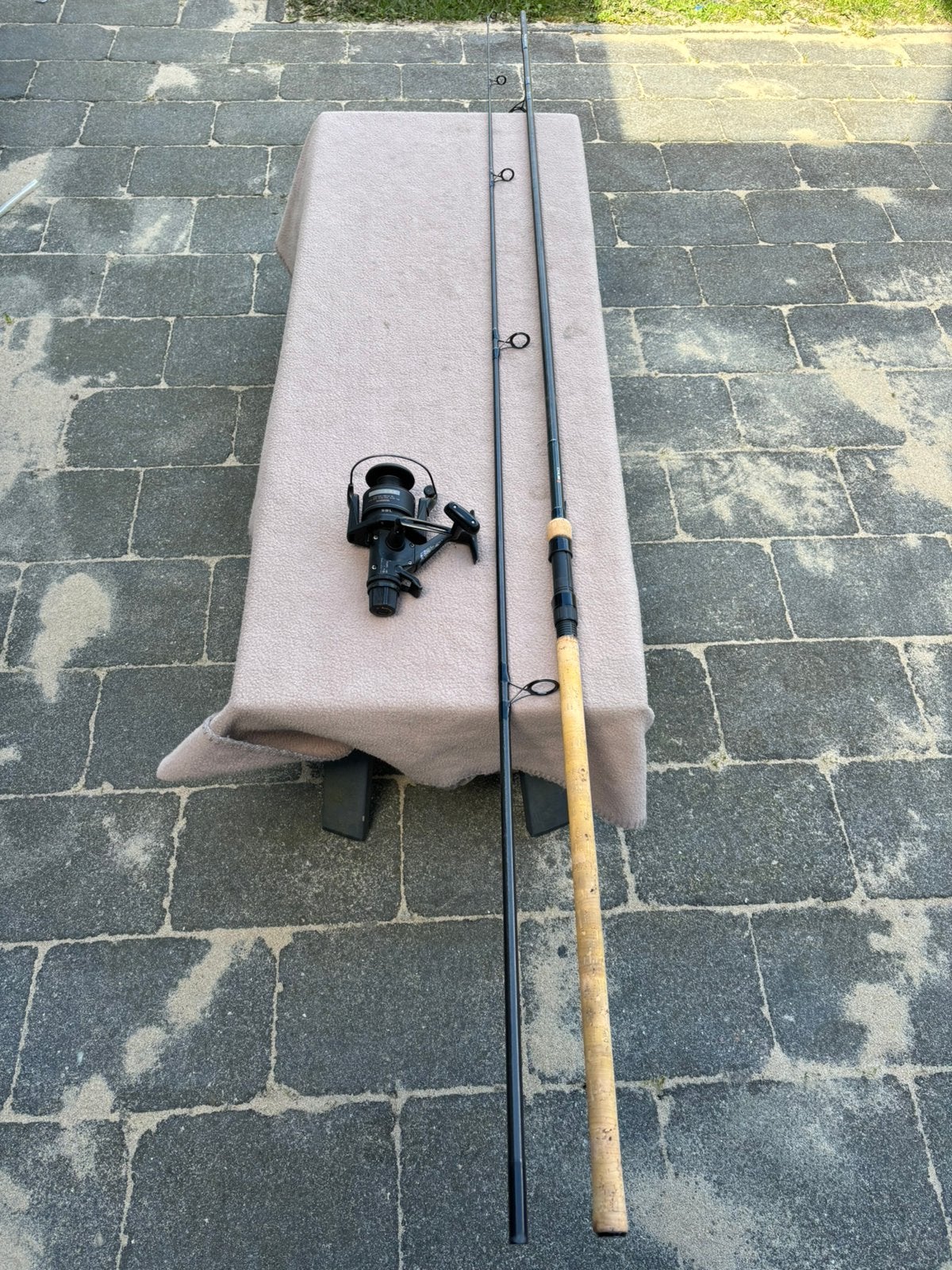 Chub outkast 12ft 3lb hengel + shimano baitrunner molen, Watersport en Boten, Hengelsport | Karpervissen, Ophalen, Gebruikt, Werphengel