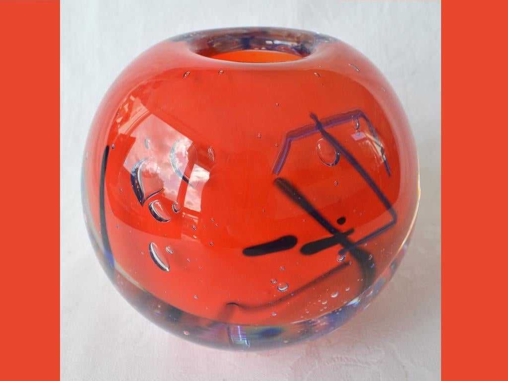 Rode bolvormig glazen Unica Vaas – Josef Dynda, Leerdam glas, Ophalen of Verzenden