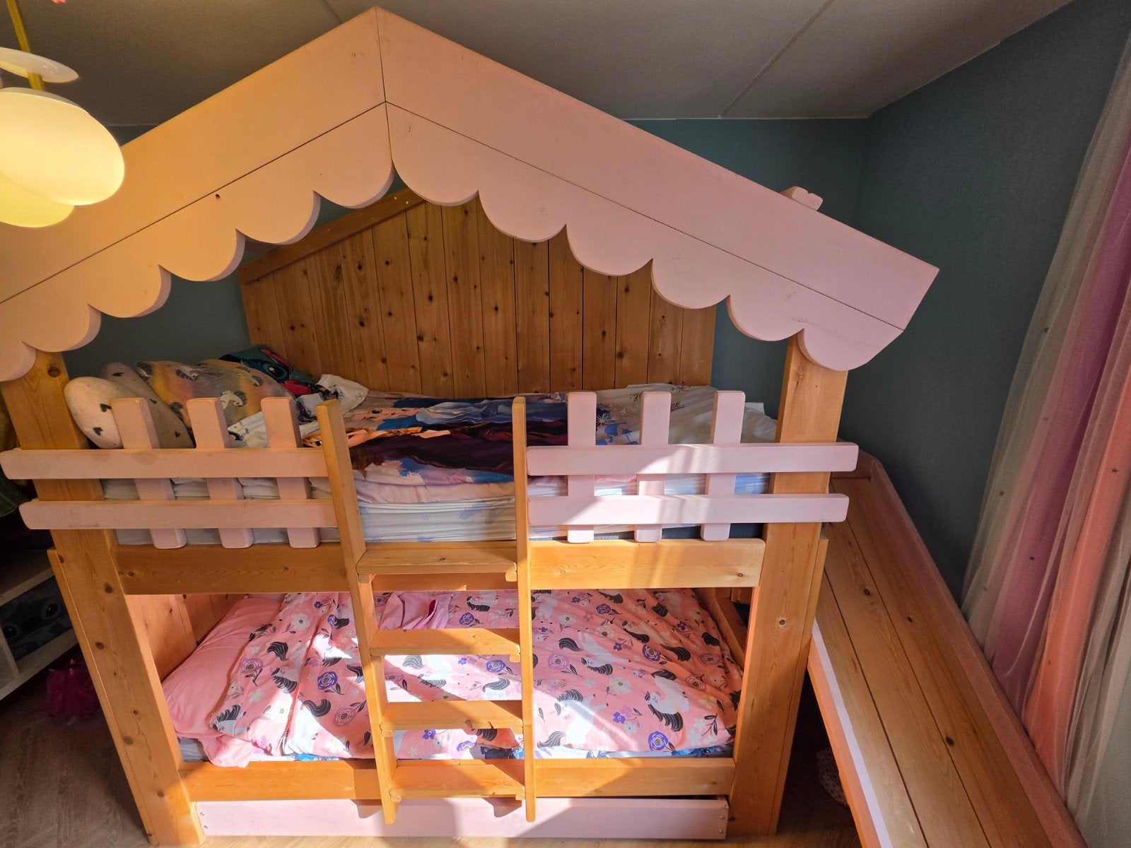 Uniek Stapelbed met Glijbaan - Huisje Design, 90 cm, Tweepersoons, Ophalen of Verzenden, Zo goed als nieuw