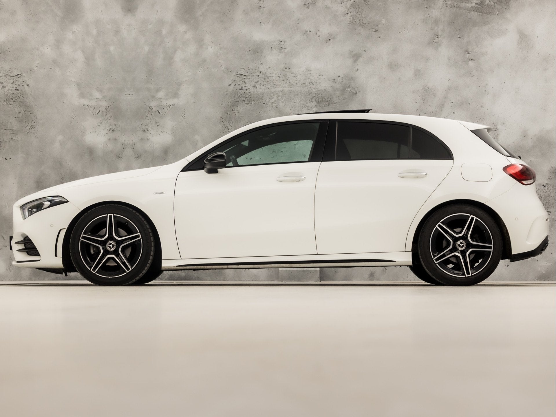 Mercedes-Benz A-Klasse 180 AMG Sport Automaat (PANORAMADAK,, Auto's, 12 maanden, 136 pk, Gebruikt, 4 cilinders