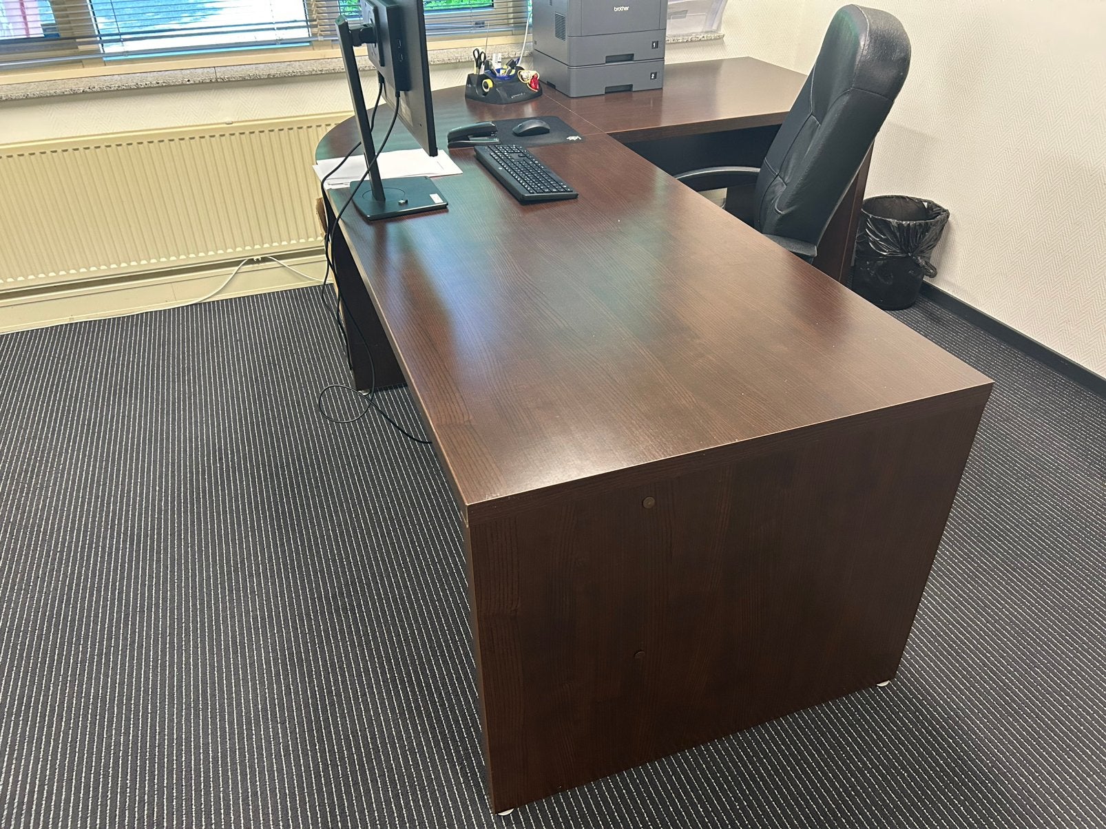GRATIS! Groot hoekbureau 240x185 cm, Huis en Inrichting, Bureaus, Ophalen, Gebruikt, Hoekbureau, Bruin