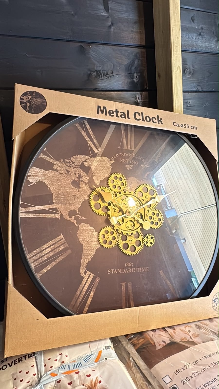 Grote metalen wandklok met wereldkaart en tandwielen, Ophalen, Wandklok, Zichtbaar uurwerk, Analoog