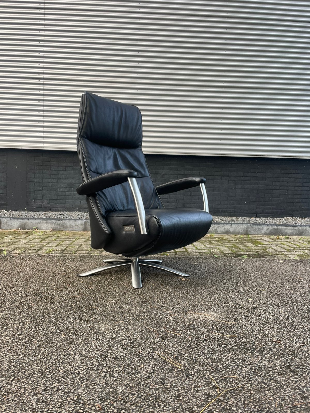 Zwarte leren de toekomst twice relax fauteuil / relaxstoel, Huis en Inrichting, Minder dan 75 cm, Ophalen of Verzenden, 50 tot 75 cm