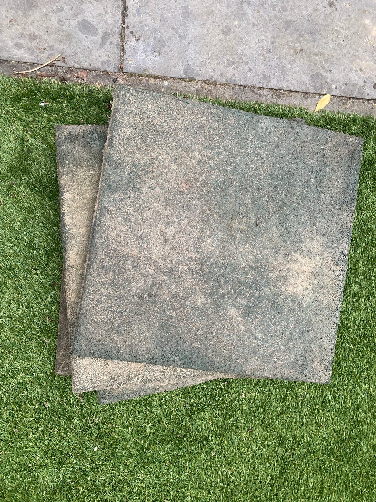 4 rubberen tegels 49x49cm, Tuin en Terras, Ophalen, Gebruikt, Rubber, Minder dan 5 m²