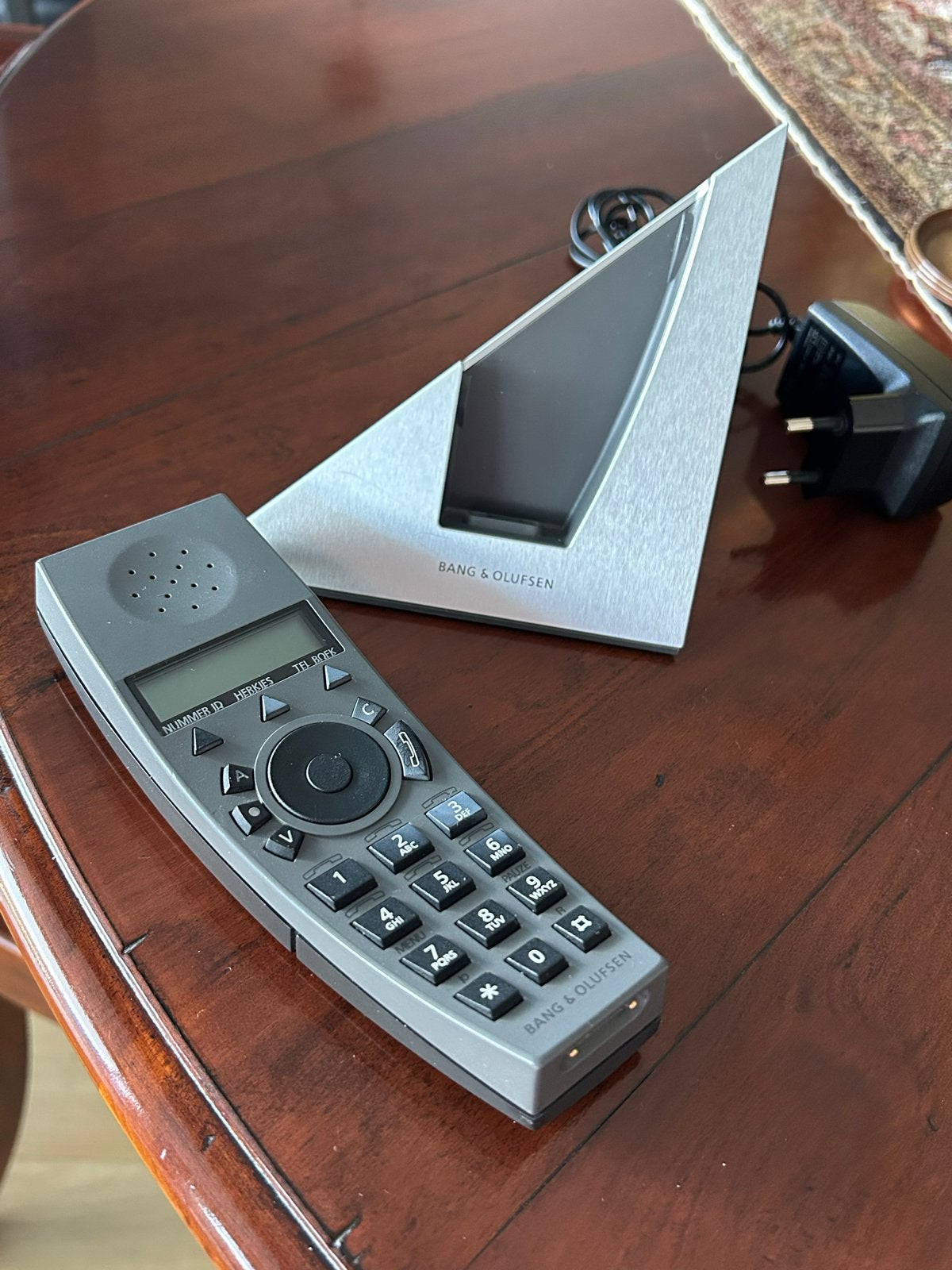 Bang & Olufsen BeoCom 6000 DECT telefoon met lader, Ophalen of Verzenden, Gebruikt, 1 handset