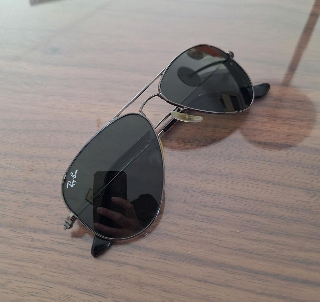 Ray ban zonnebril in nieuwstaat, Zonnebril, Zwart, Ophalen of Verzenden, Zo goed als nieuw