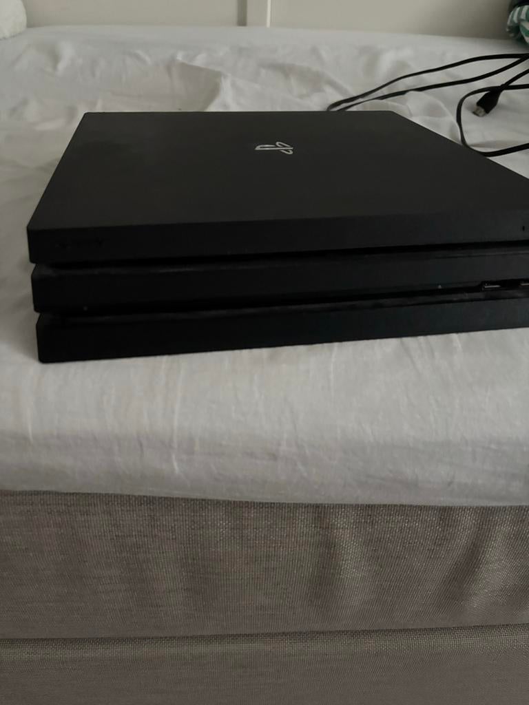 PlayStation 4 Pro, Ophalen, Gebruikt, Met 1 controller, Pro