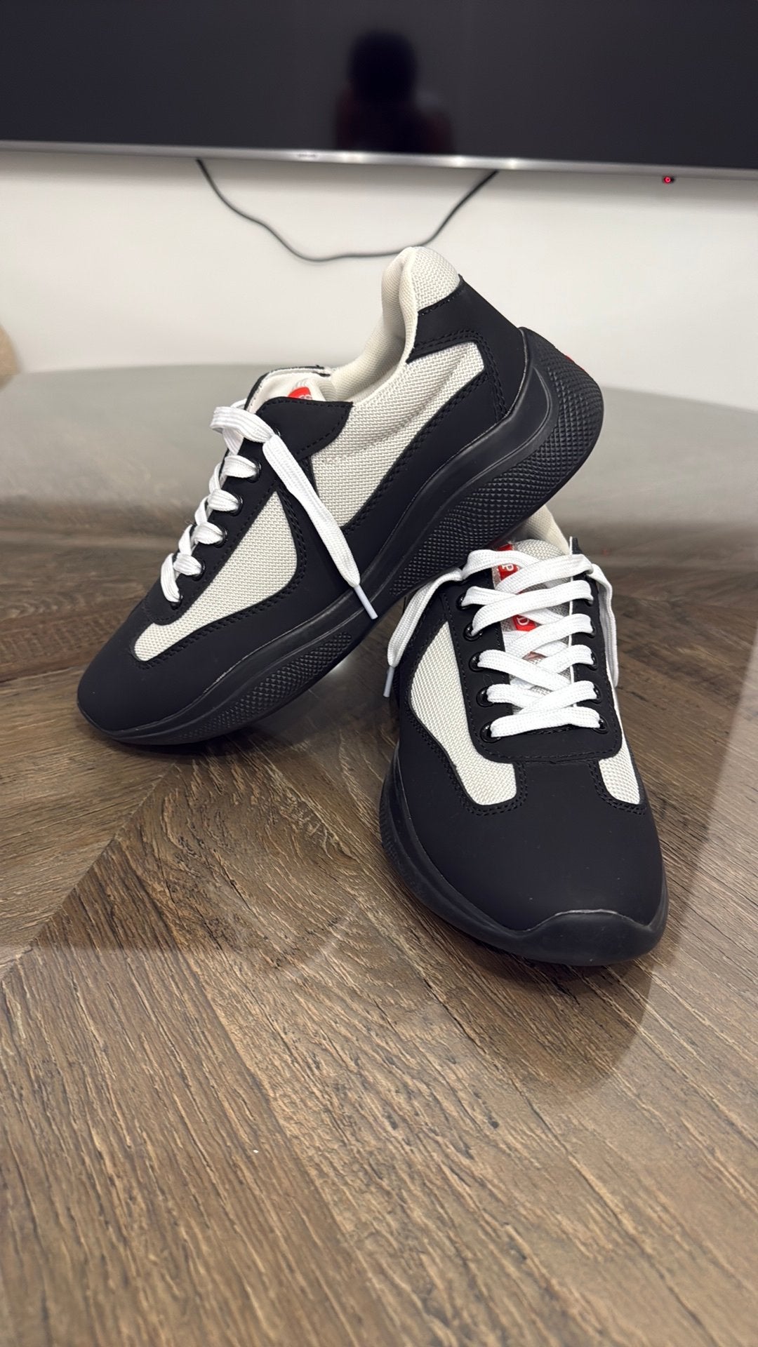 Prada cups mat zwart maat 41, Ophalen of Verzenden, Zo goed als nieuw, Zwart