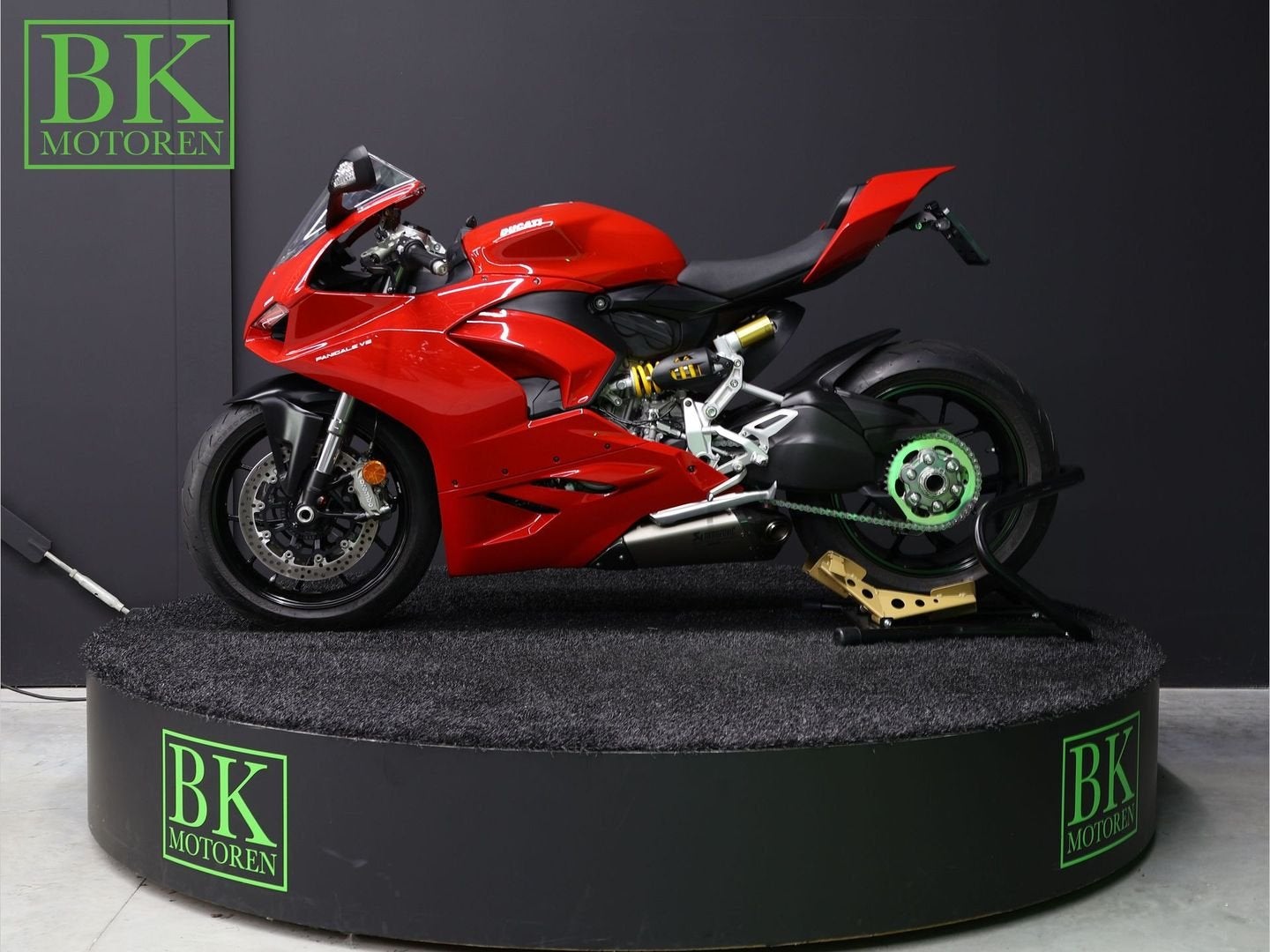 DUCATI PANIGALE V2 Akrapovic | BTW Motor, DUCATI, 2 cilinders, Motorrijbewijs A, Bedrijf