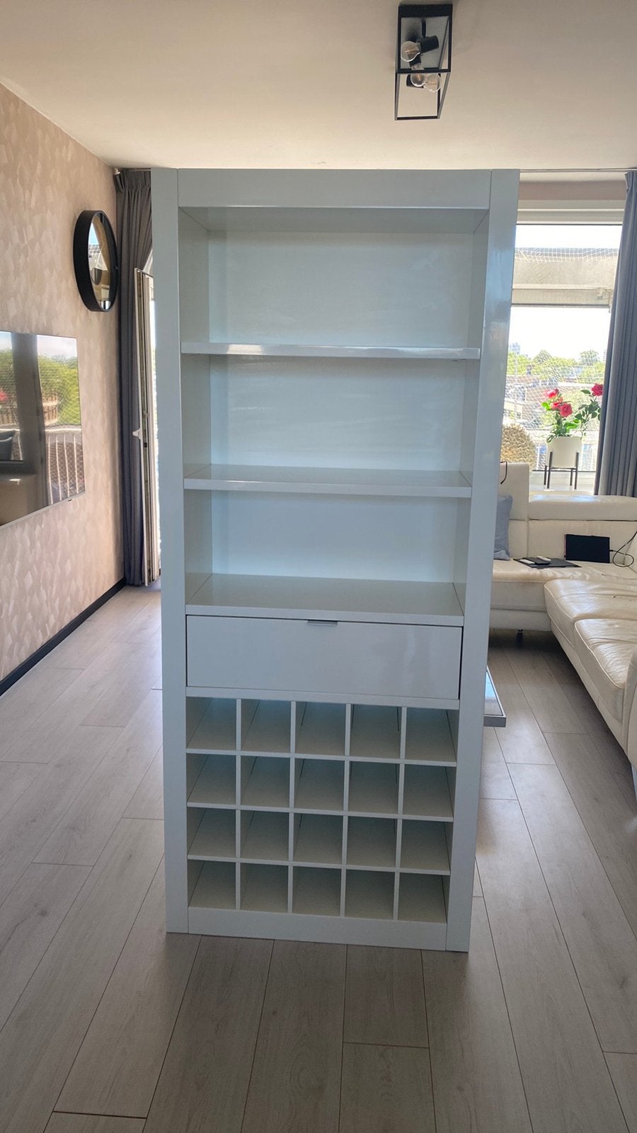 Witte hoogglans boek/wijnkast, Ophalen, Met plank(en), 50 tot 100 cm, Zo goed als nieuw