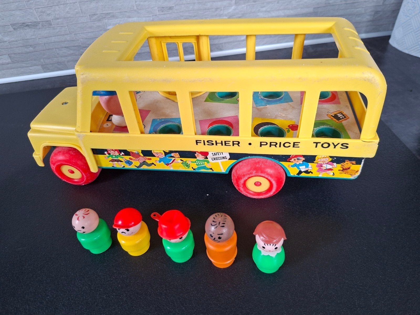 Fischer-price schoolbus met popjes uit de jaren '70 vintage, Ophalen of Verzenden, Gebruikt, Speelset